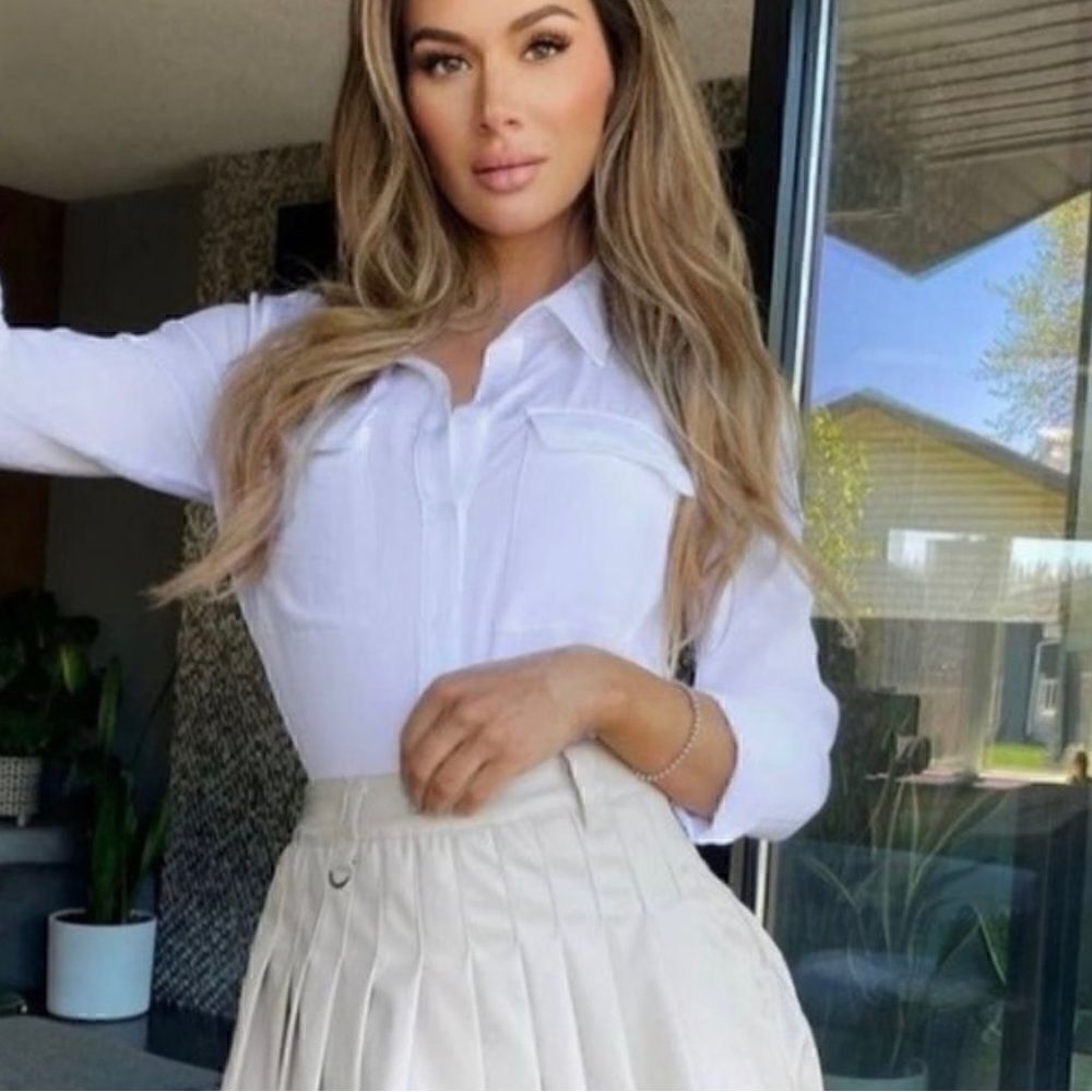 Fashion Nova NWT white you better work long sleeve button up size L